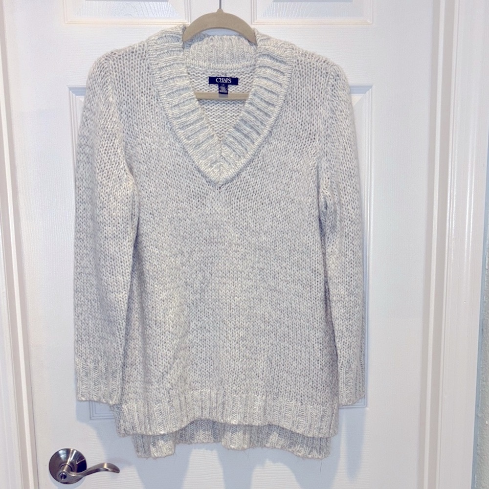 NWOT Chaps Gray V-Neck Sweater with Relaxed Fit size L